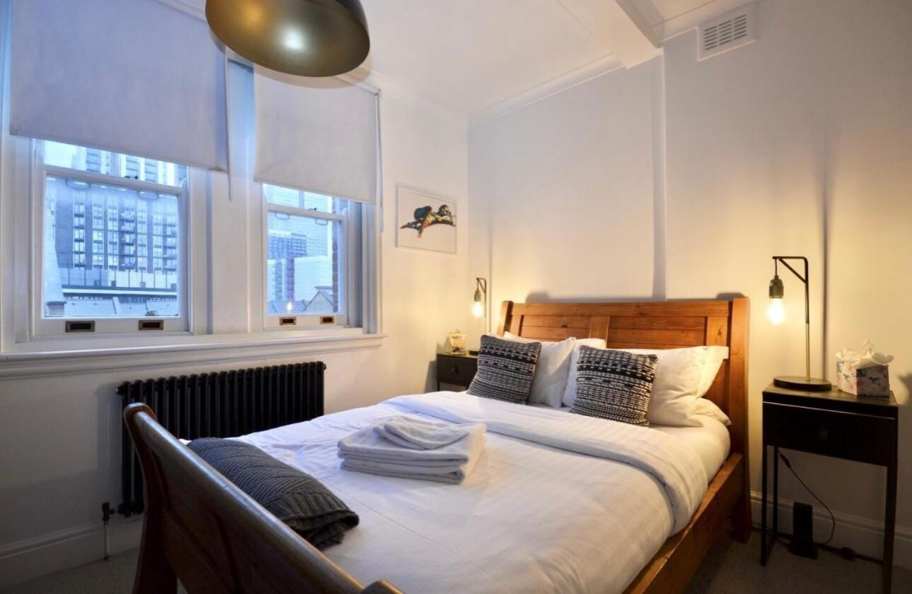 Appartamento 3 X Bedroom Riverside Flat With Hot Tub On Roof Terrace Londra